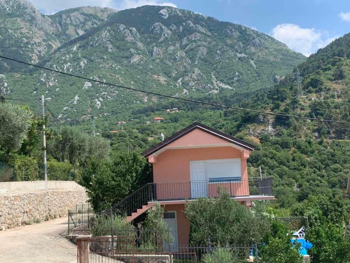 Appartamento Ostojic Lux Apartman Cattaro Esterno foto